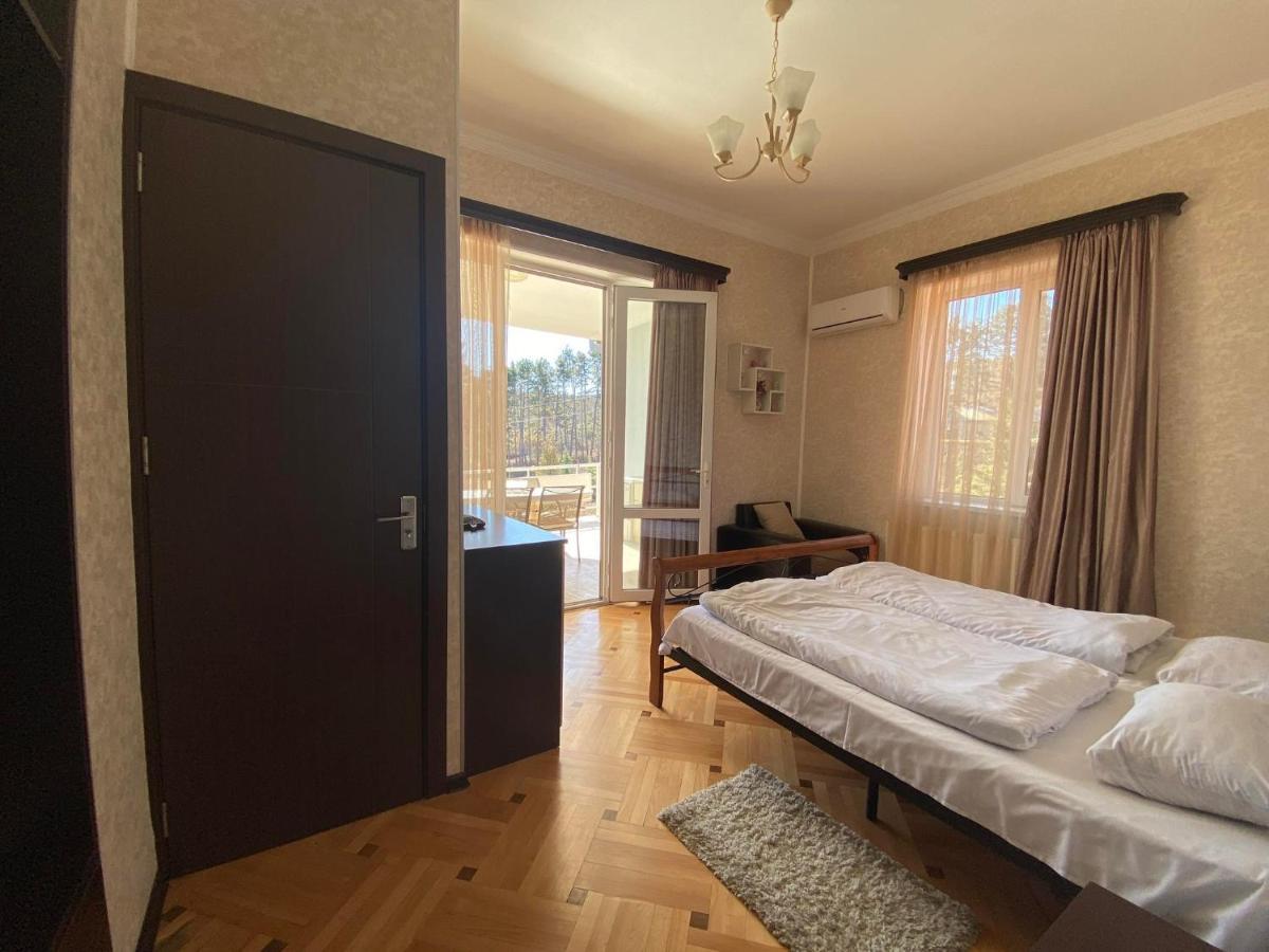 Neli & Zaal Guest House Telavi Exterior foto