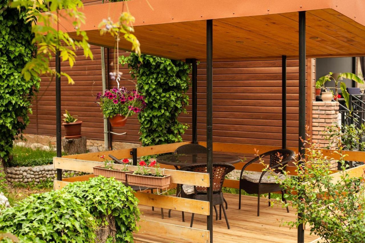 Neli & Zaal Guest House Telavi Exterior foto
