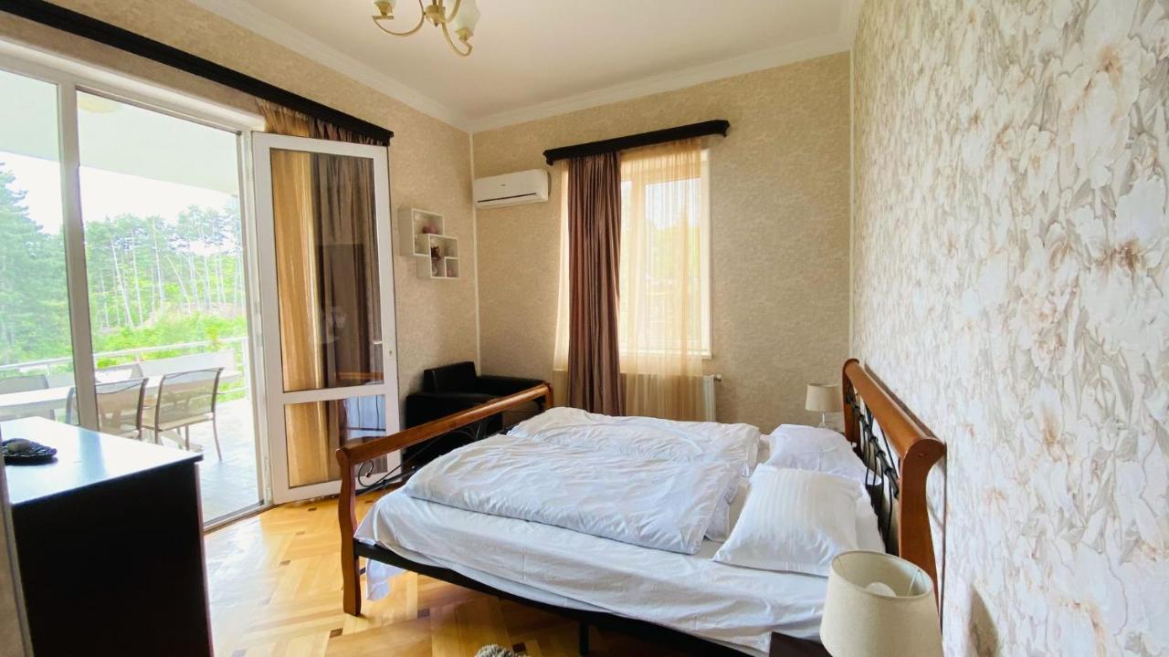 Neli & Zaal Guest House Telavi Exterior foto