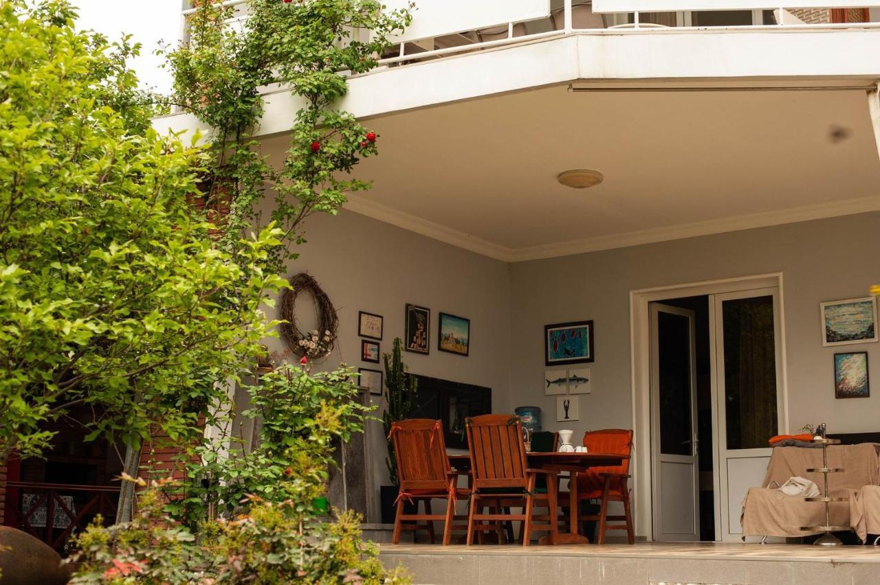 Neli & Zaal Guest House Telavi Exterior foto