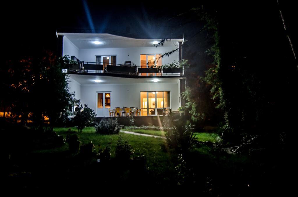 Neli & Zaal Guest House Telavi Exterior foto
